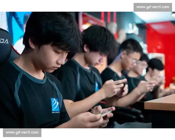 围绕电竞比赛局势变化的战术调整策略与团队协同进化路径探索